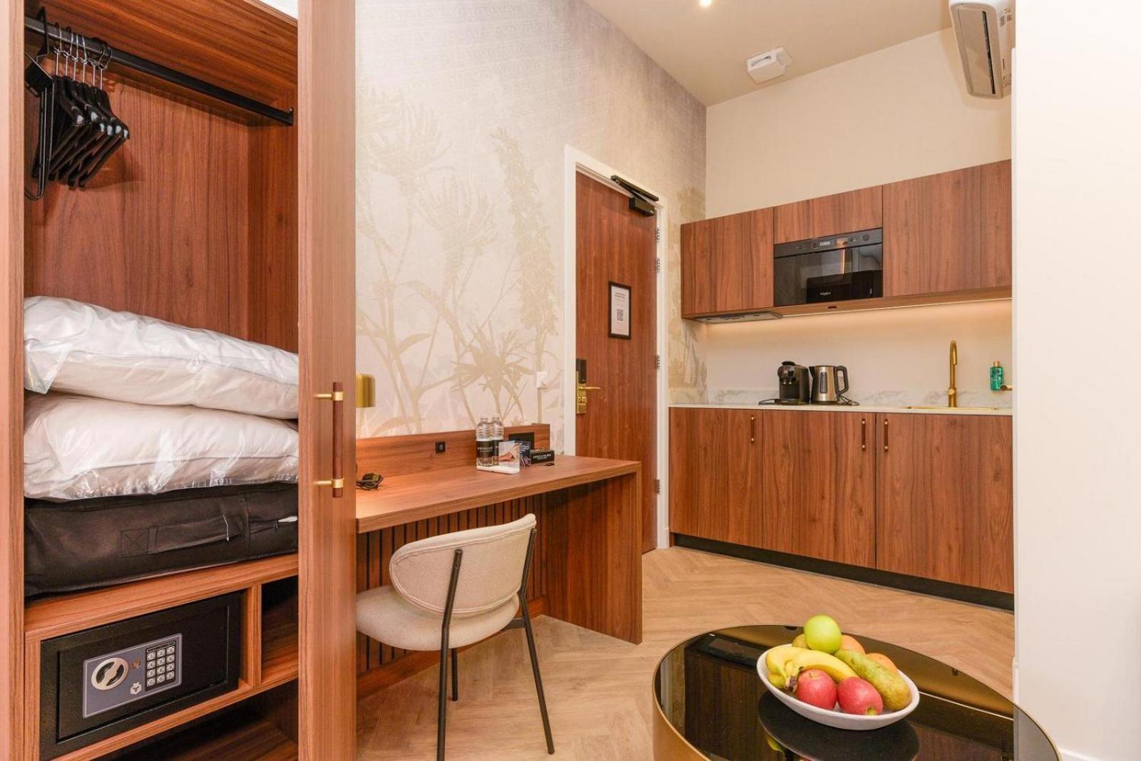 Novallure Villa Margaretha - Short Stay Apartments Rijswijk Extérieur photo