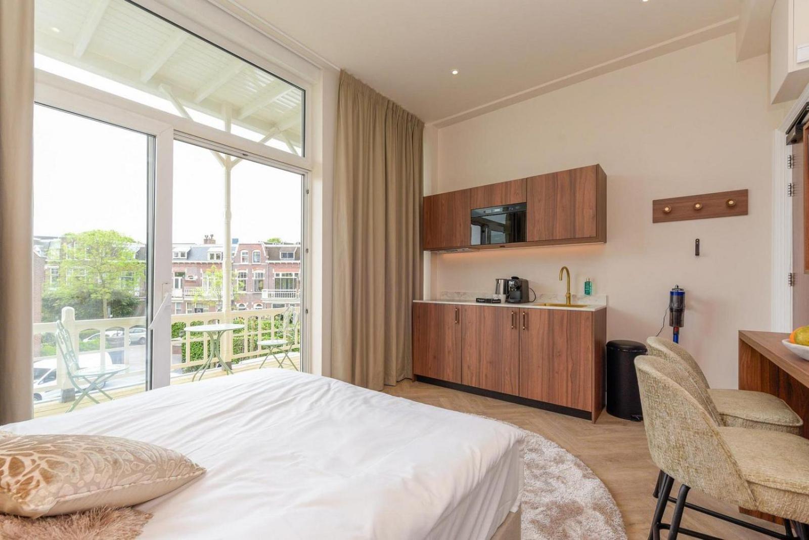 Novallure Villa Margaretha - Short Stay Apartments Rijswijk Extérieur photo