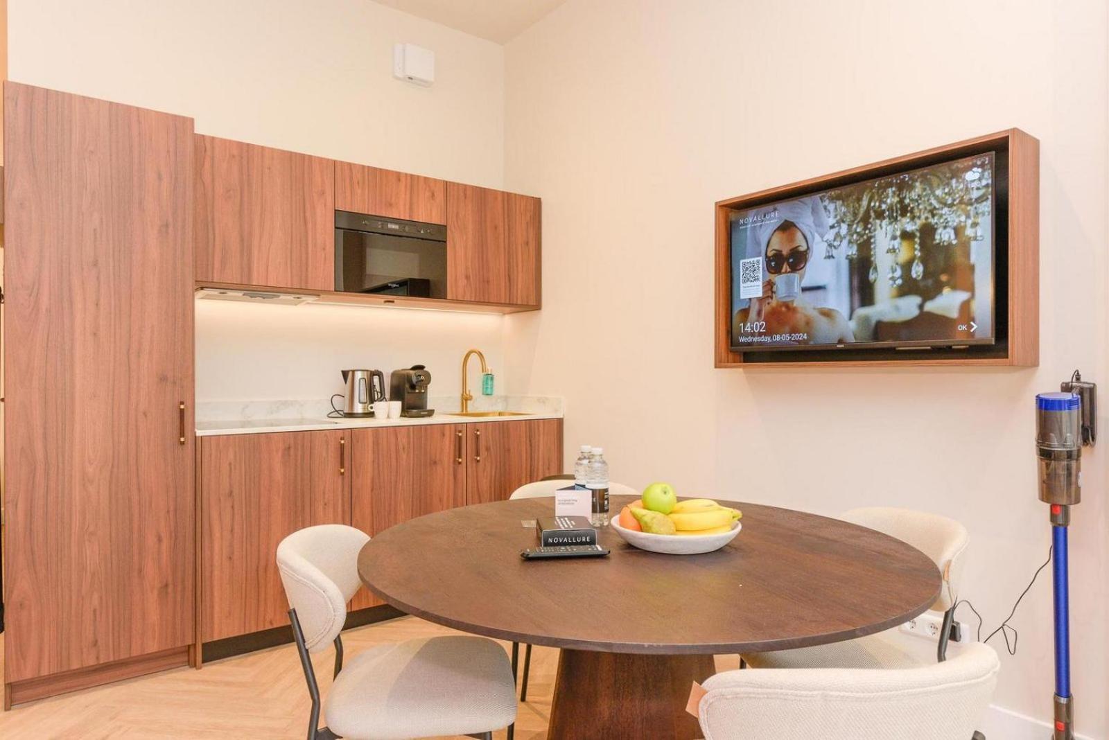 Novallure Villa Margaretha - Short Stay Apartments Rijswijk Extérieur photo
