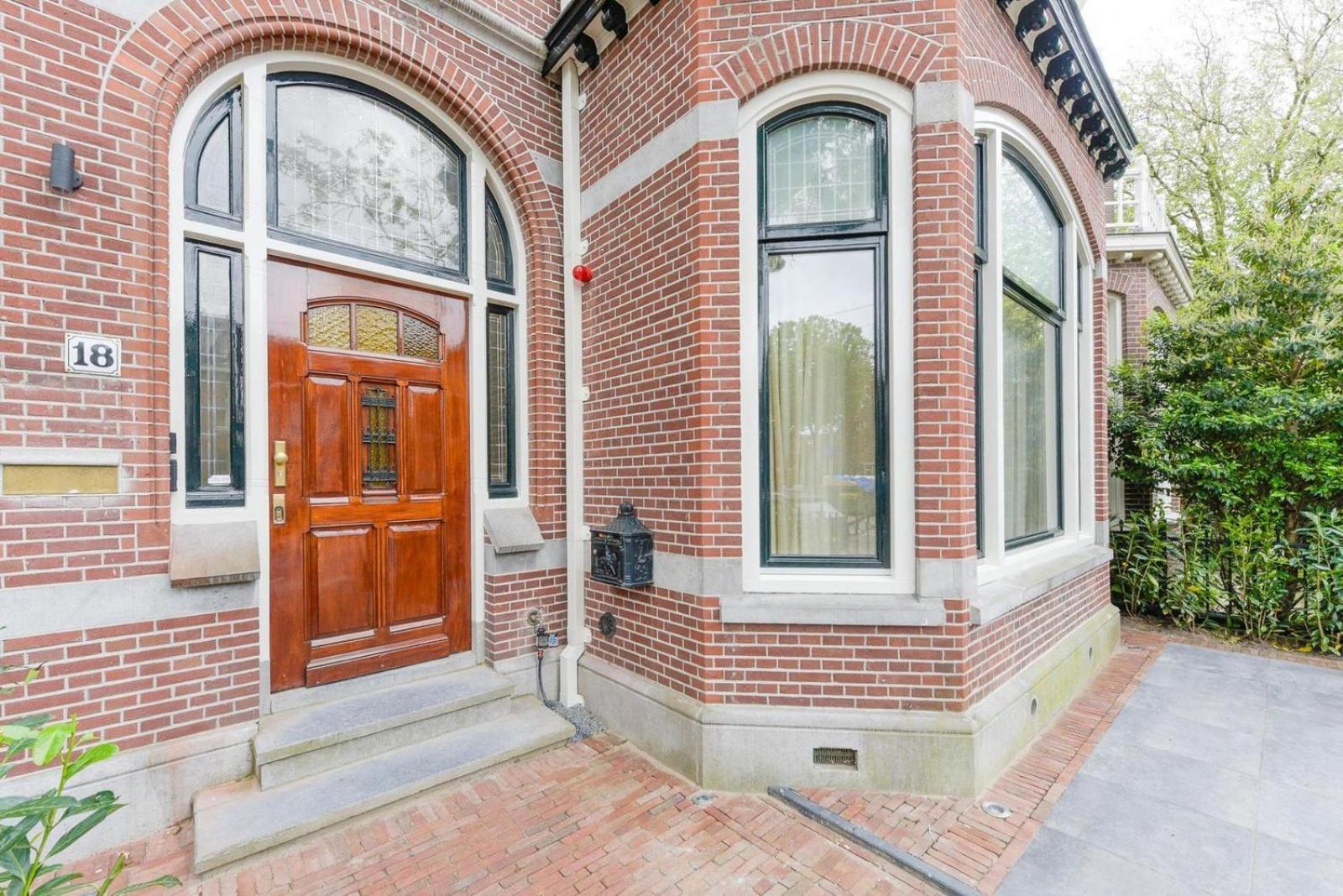Novallure Villa Margaretha - Short Stay Apartments Rijswijk Extérieur photo